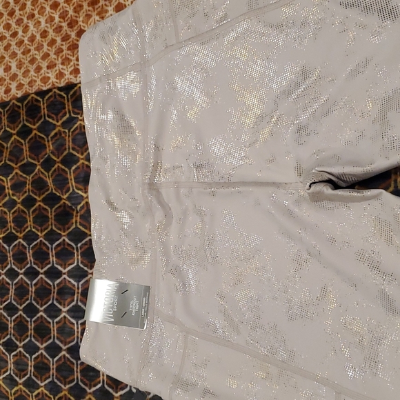 Victoria Sport Total Knockout Tight Leggins - Picture 5 of 10